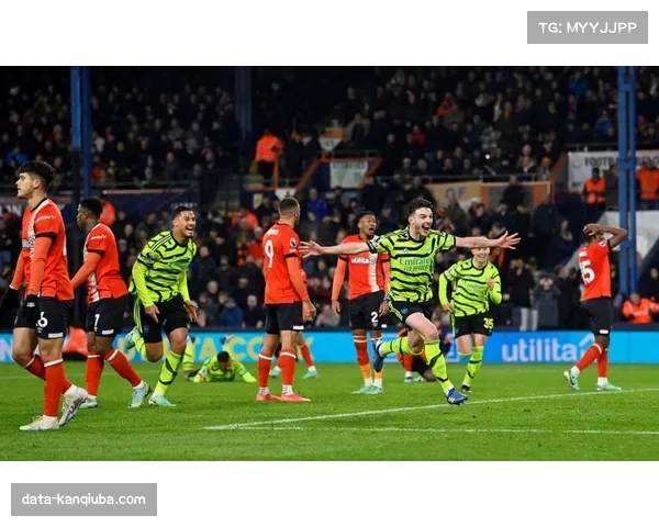 西蒙尼临场变阵：从442高压转为541低位防线的战术智慧